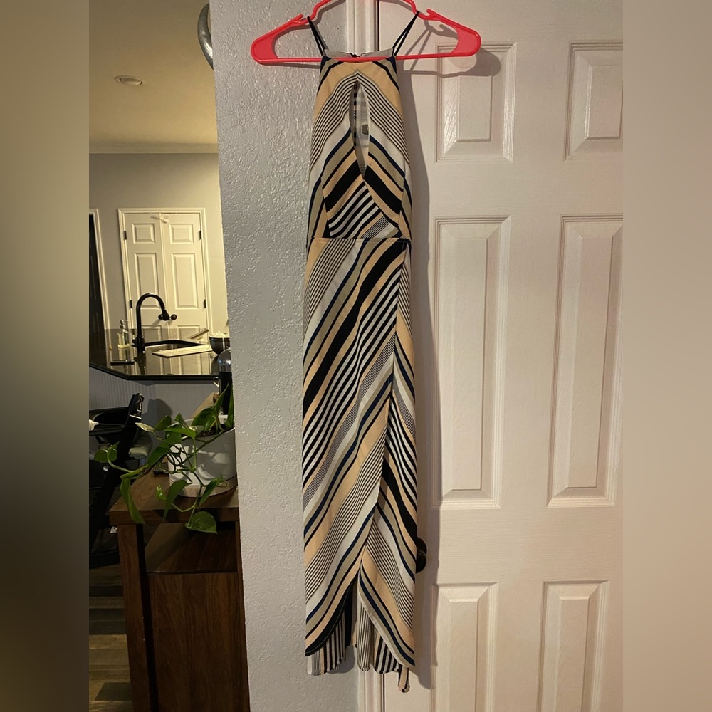 Keyhole dress size large but fits medium
